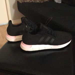 Adidas women’s shoes size 7
